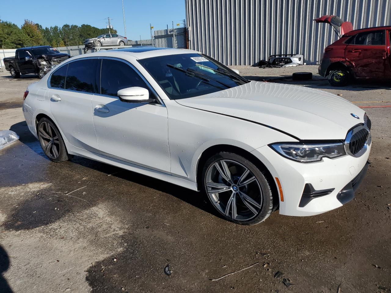 2021 BMW 330I - Фото 4