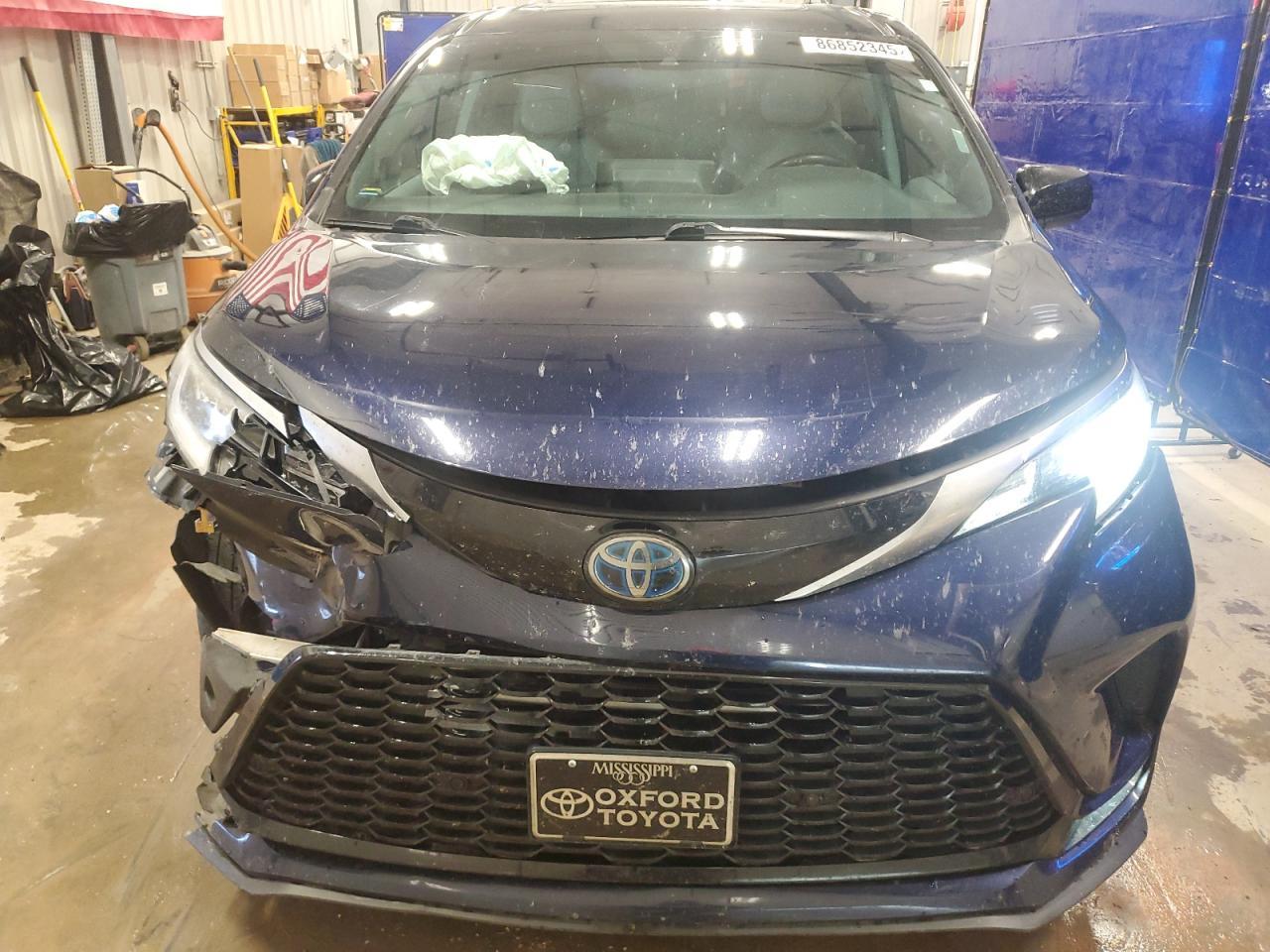 2021 Toyota Sienna Xse - Фото 5