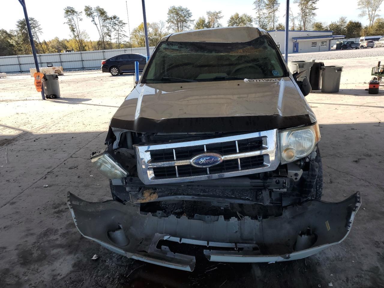 2009 Ford Escape Xls - Image 5