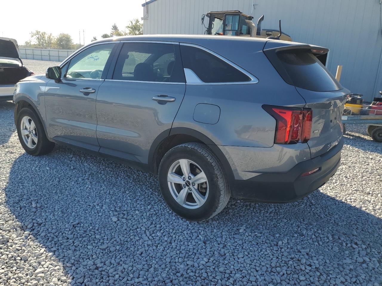 2022 Kia Sorento Lx - Image 2