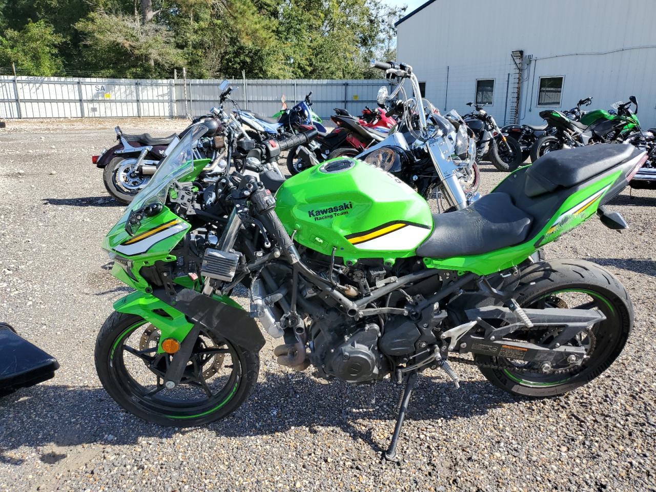 2025 Kawasaki Ex500 H - Фото 3