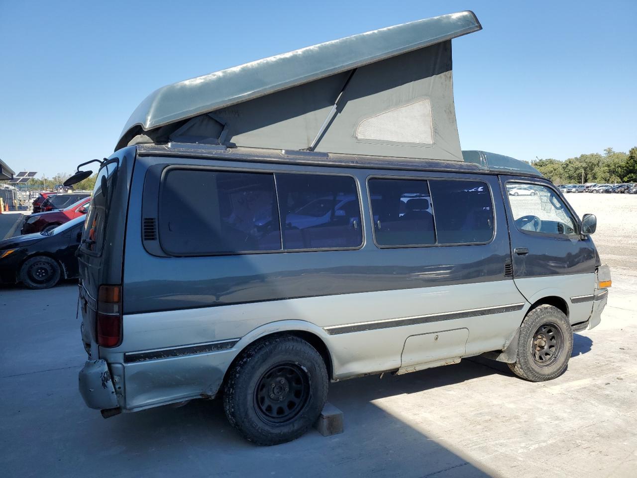 1992 Toyota Hi Ace - Image 3