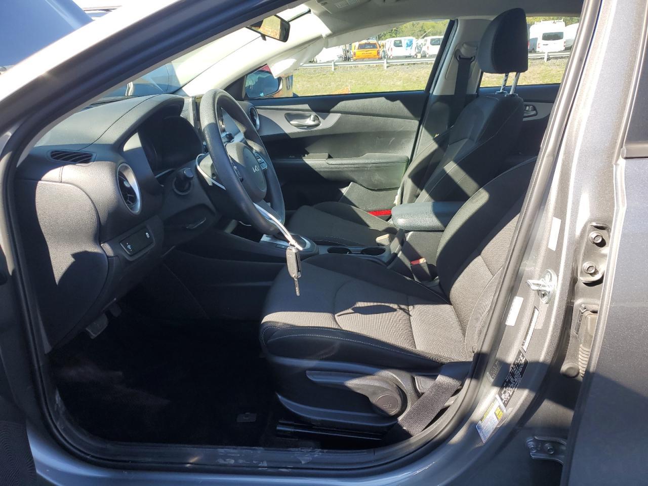 2022 Kia Forte Fe - Фото 7