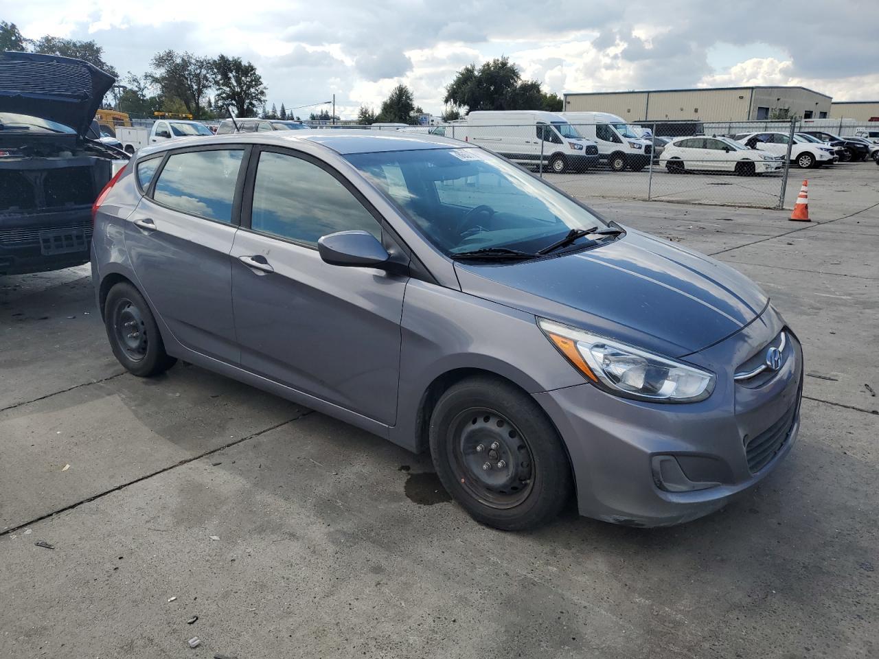 2017 Hyundai Accent Se - Фото 4