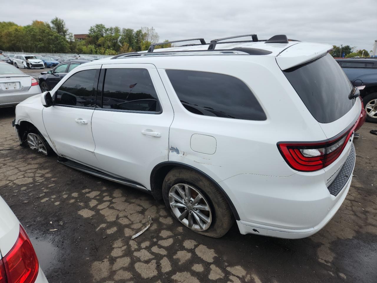 2017 Dodge Durango Sxt - Image 2