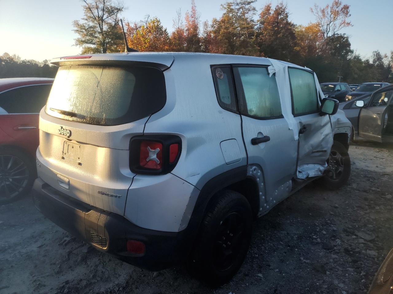 2021 Jeep Renegade Sport - Фото 3