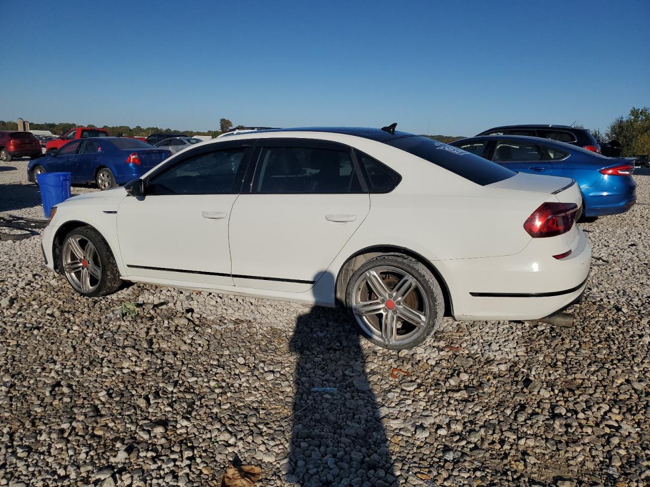 2017 Volkswagen Passat R-Line - Image 2