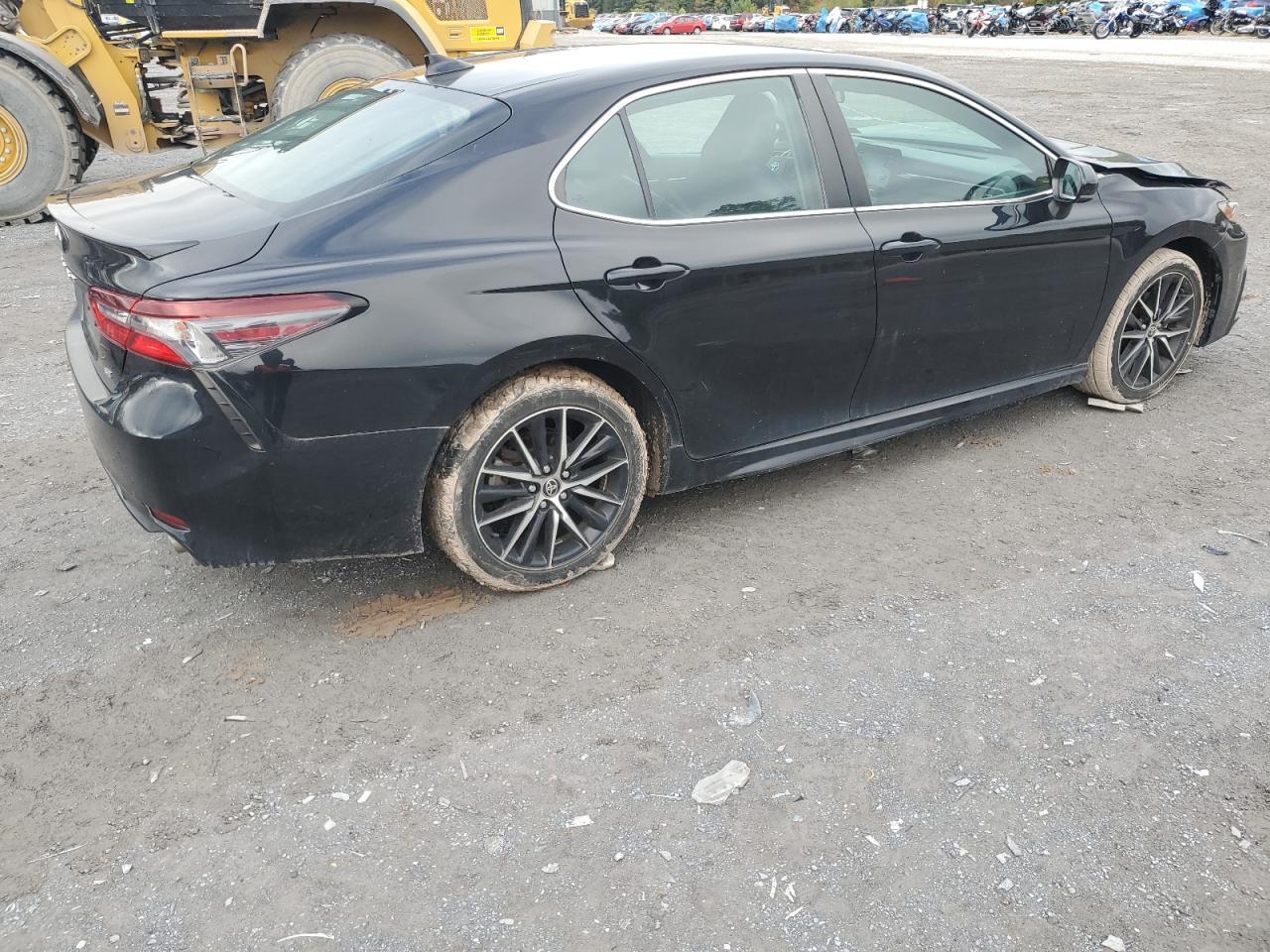 2021 Toyota Camry Se - Фото 3