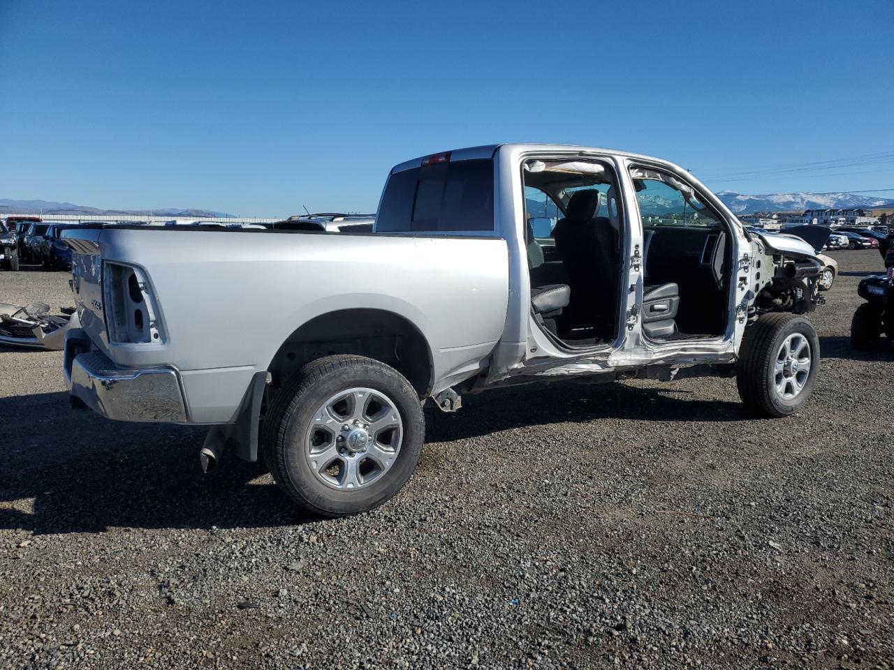 2018 Ram 2500 Slt - Image 3