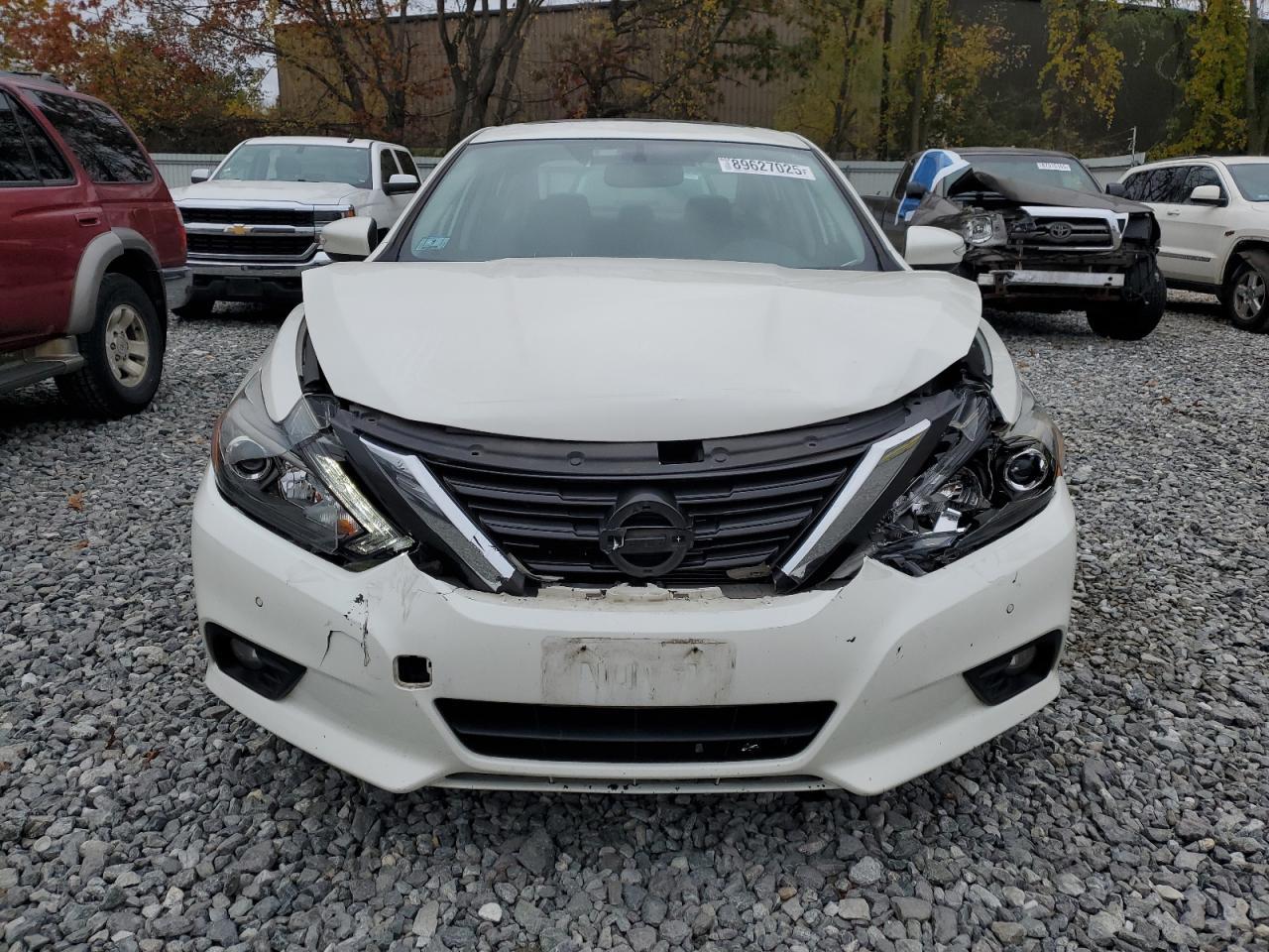 2017 Nissan Altima 3.5Sl - Image 5
