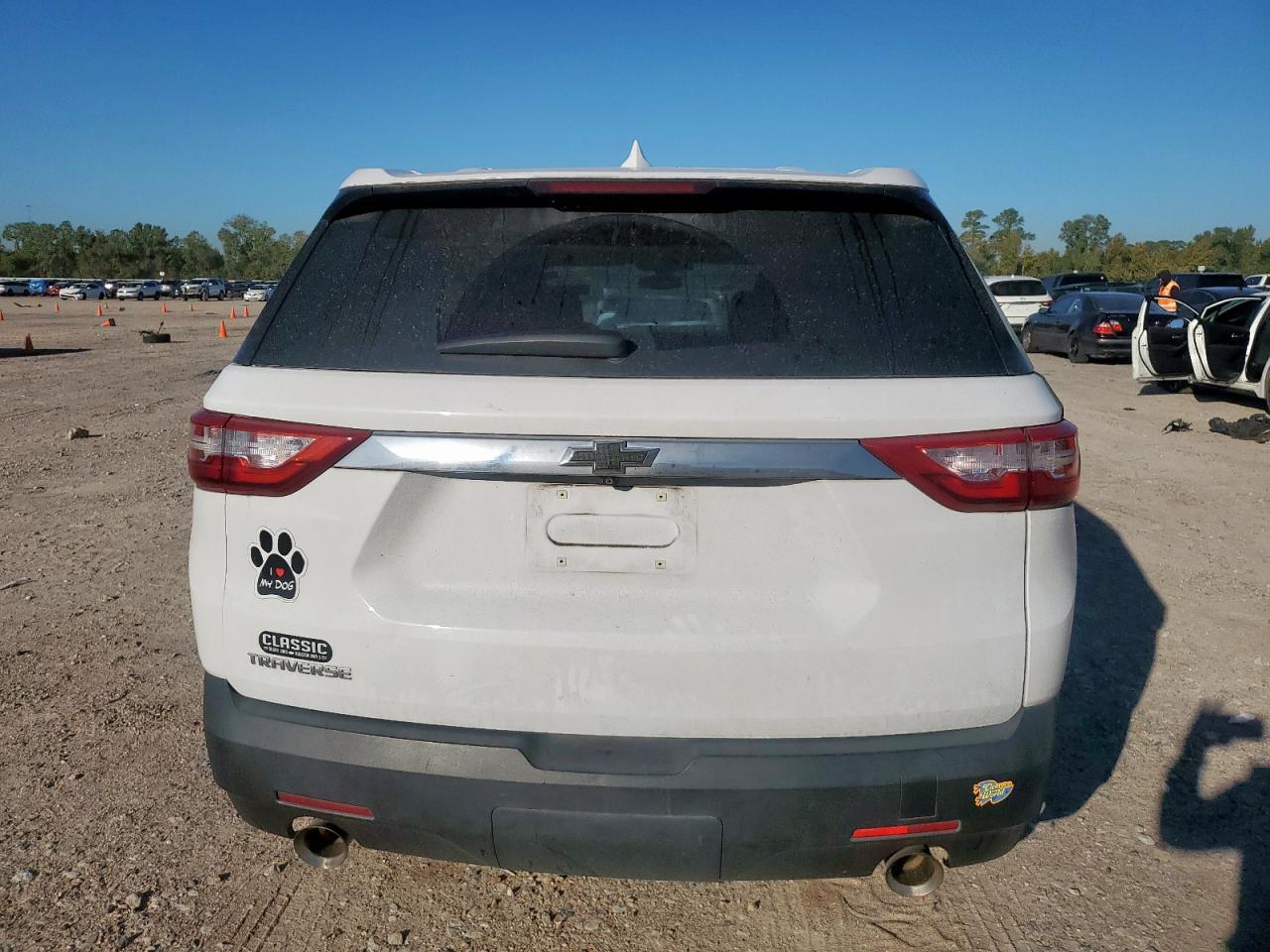 2021 Chevrolet Traverse Ls - Image 6