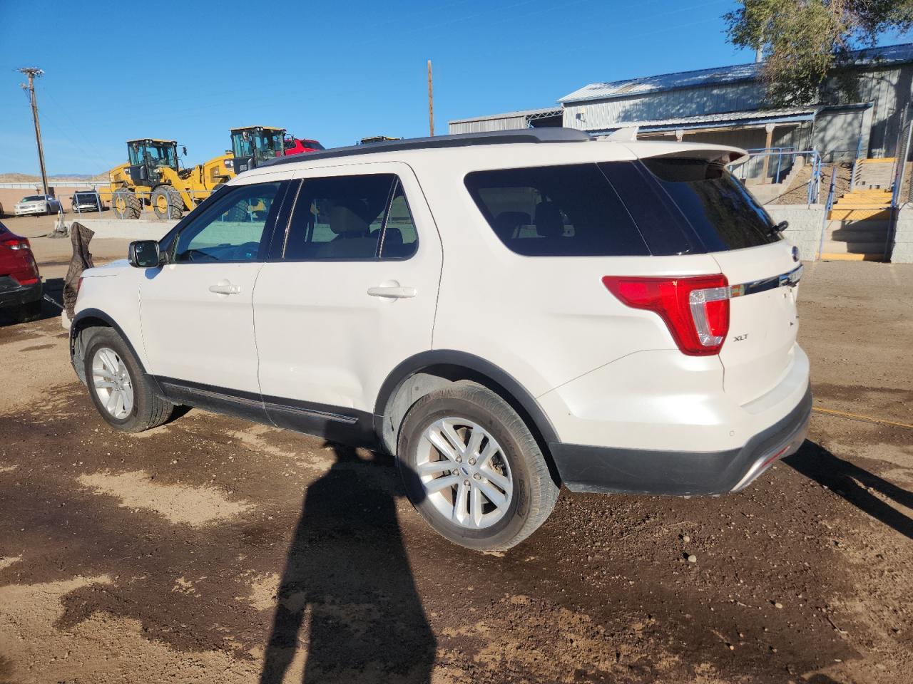 2016 Ford Explorer Xlt - Фото 2