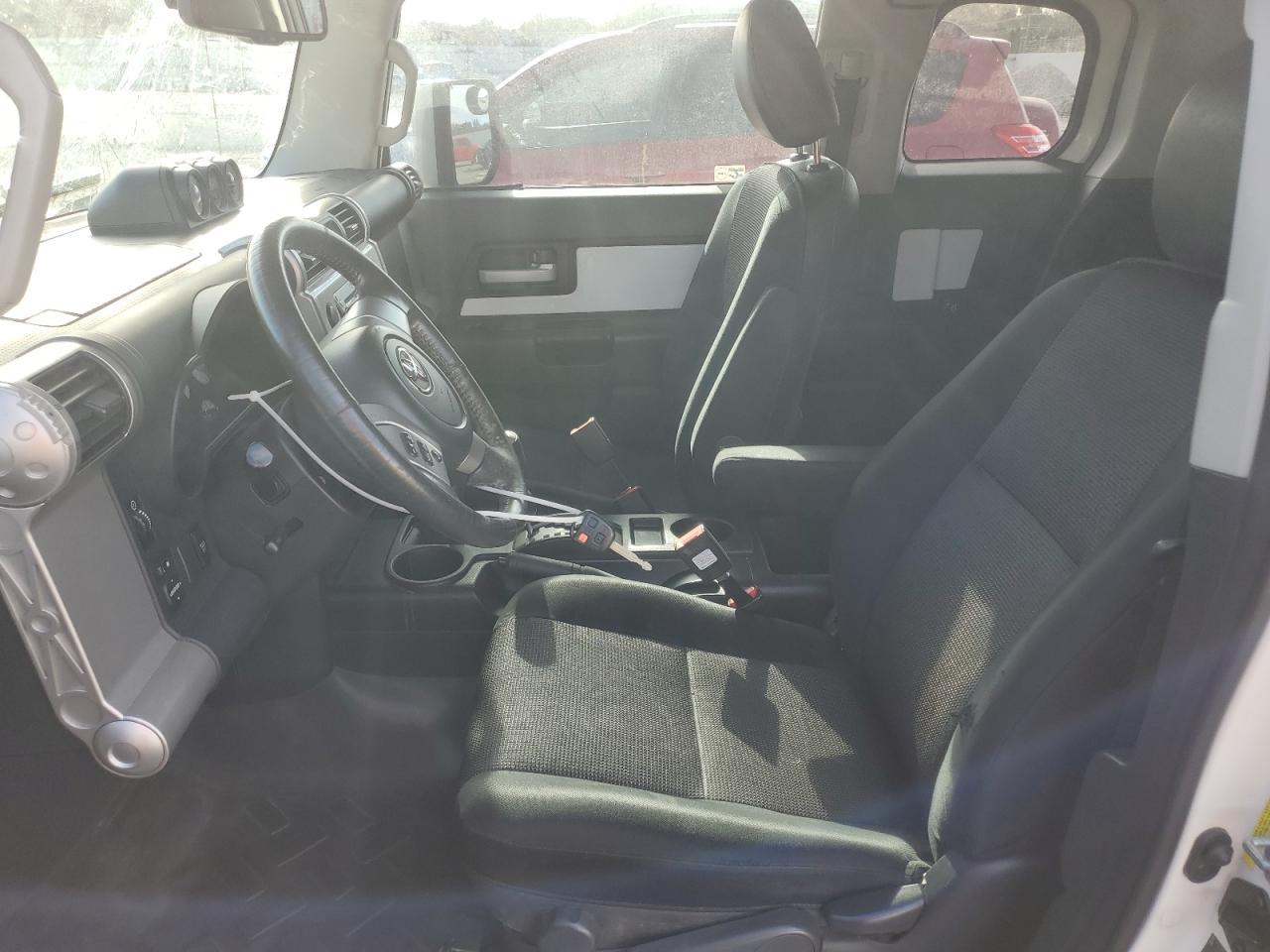 2010 Toyota Fj Cruiser - Image 7