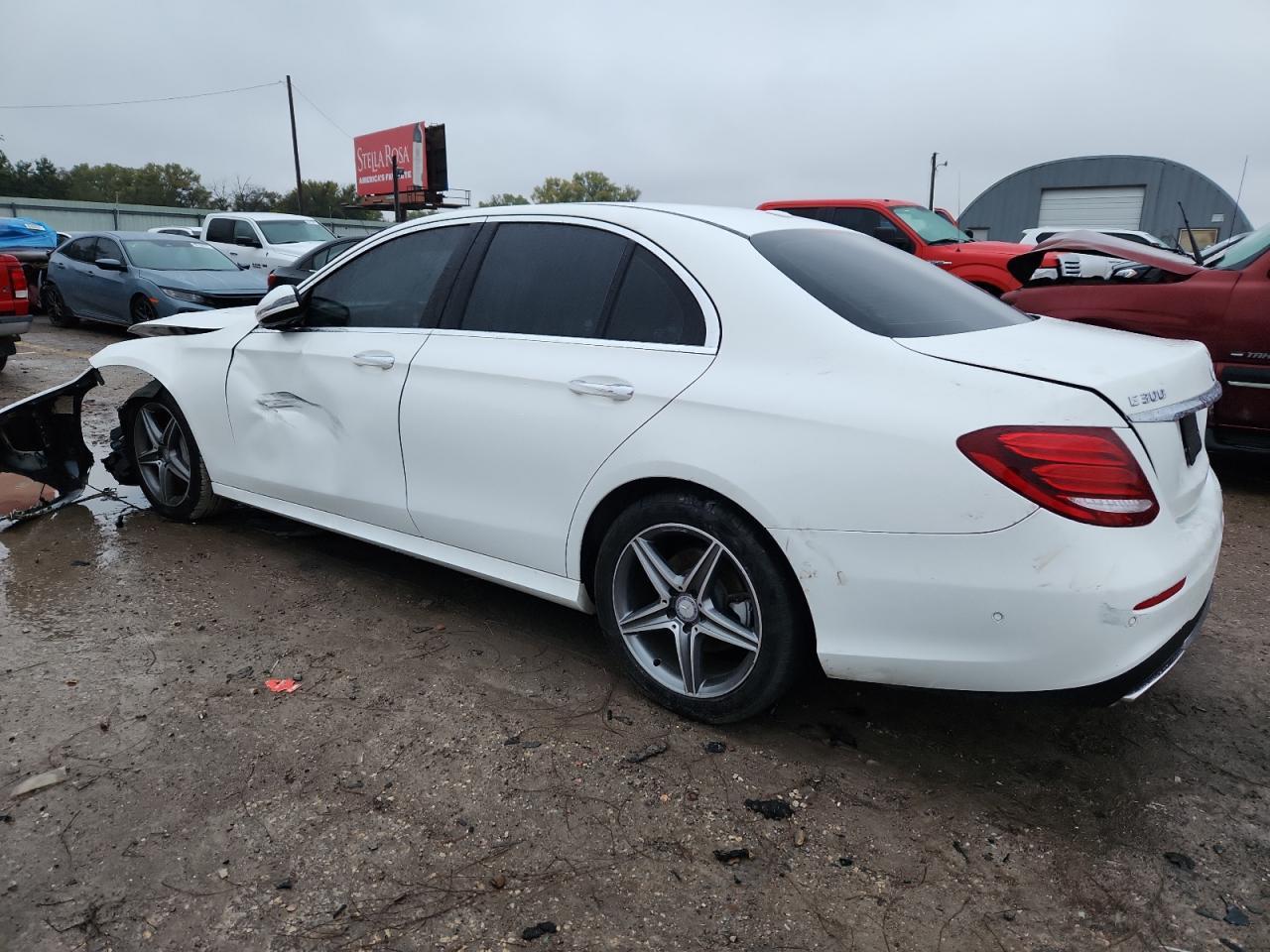 2017 Mercedes-Benz E 300 - Фото 2