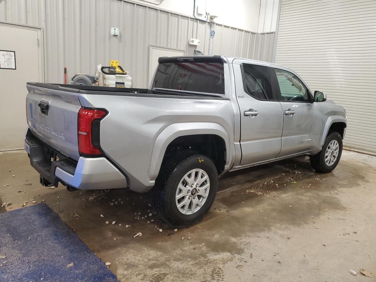 2025 Toyota Tacoma Double Cab - Image 3