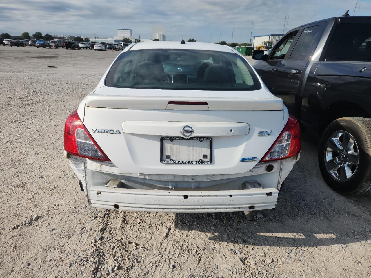 2016 Nissan Versa S - Фото 6