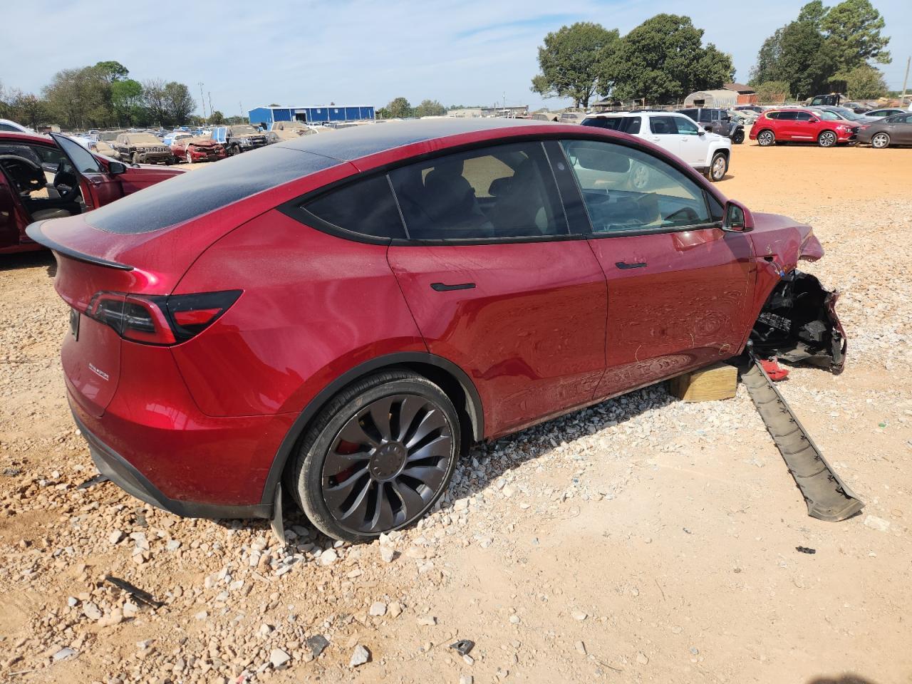 2024 Tesla Model Y - Фото 3