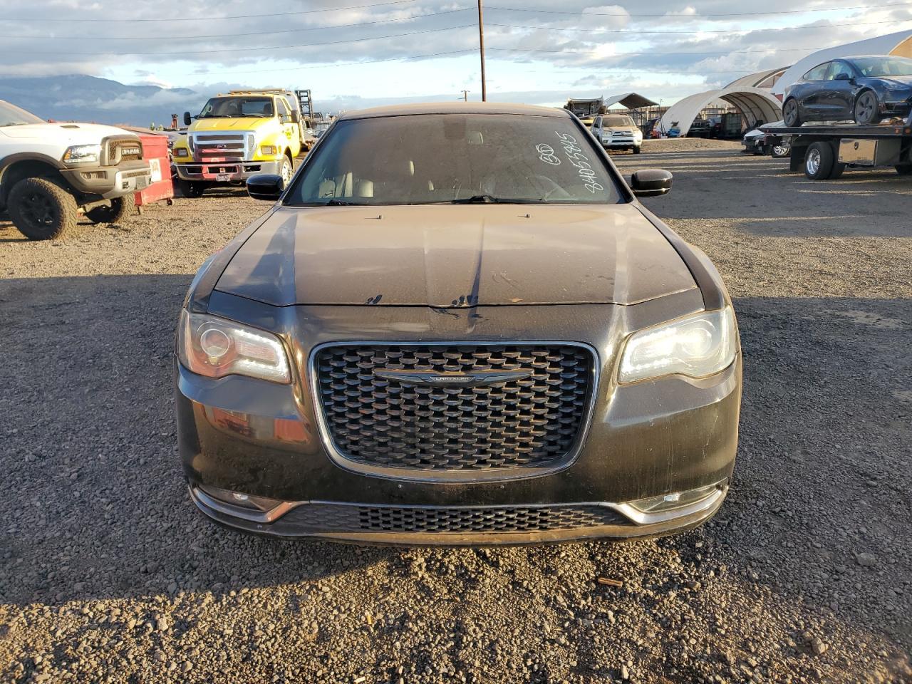 2019 Chrysler 300 S - Image 5