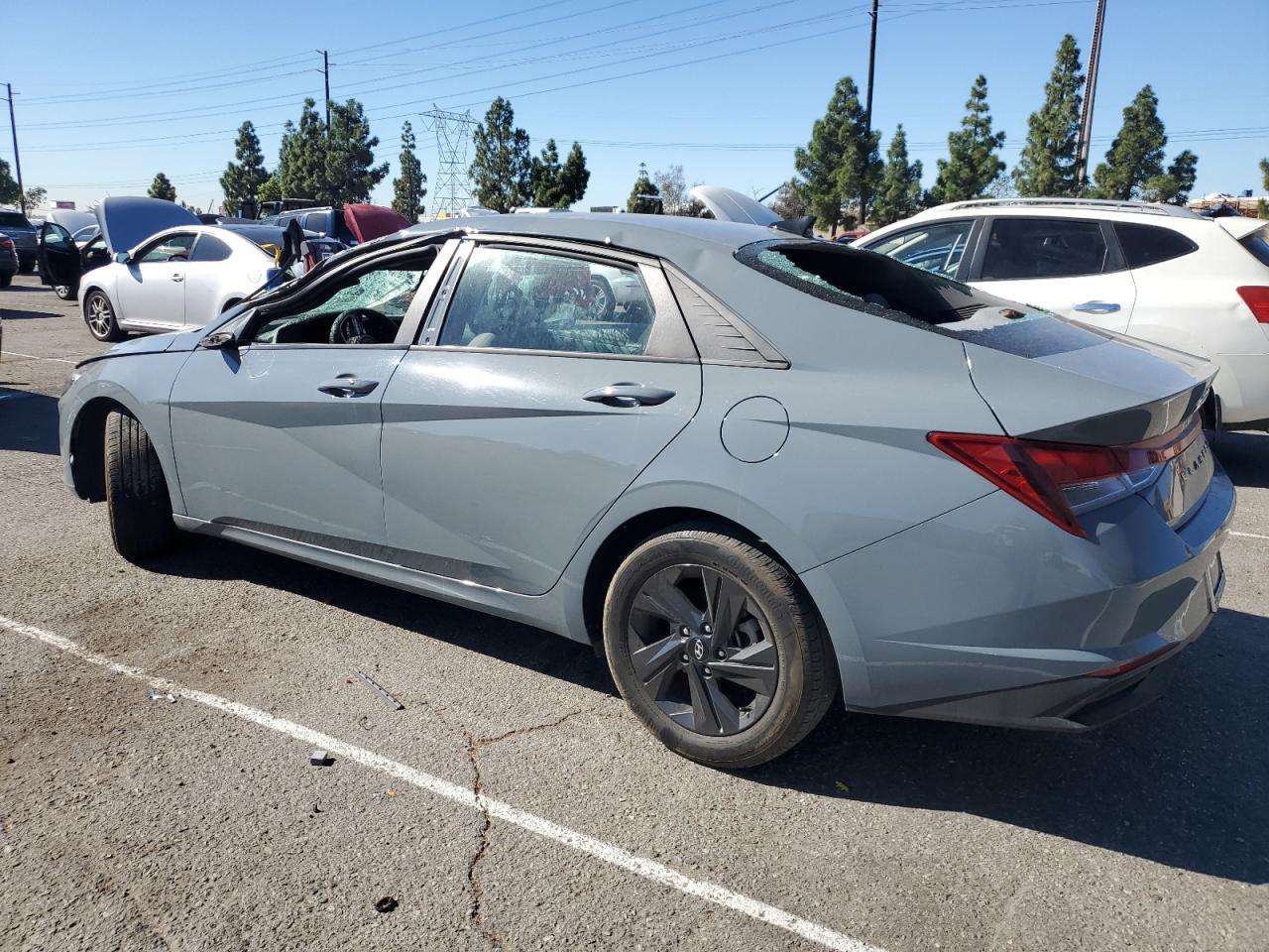 2023 Hyundai Elantra Sel - Фото 2