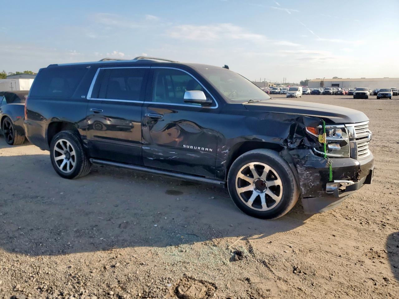 2015 Chevrolet Suburban C1500 Ltz - Image 4