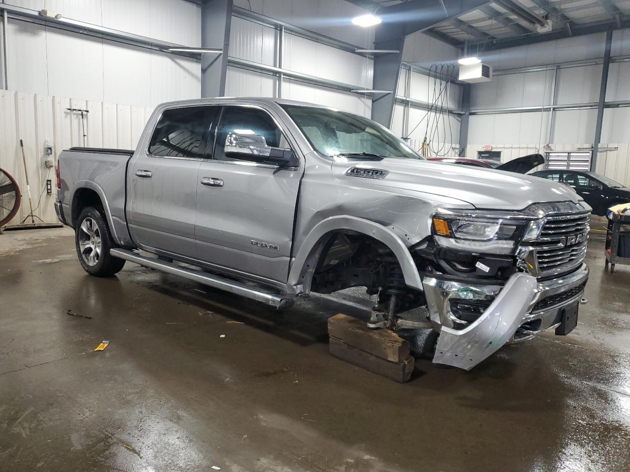 2019 Ram 1500 Laramie - Фото 4