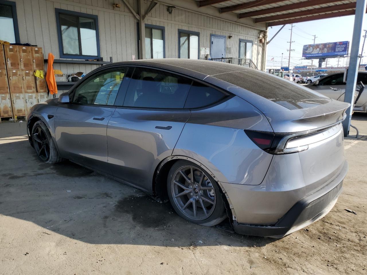 2026 Tesla Model Y - Image 2