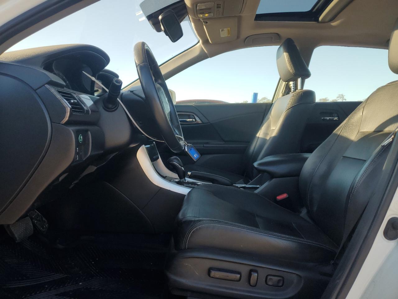 2017 Honda Accord Hybrid Exl - Image 7