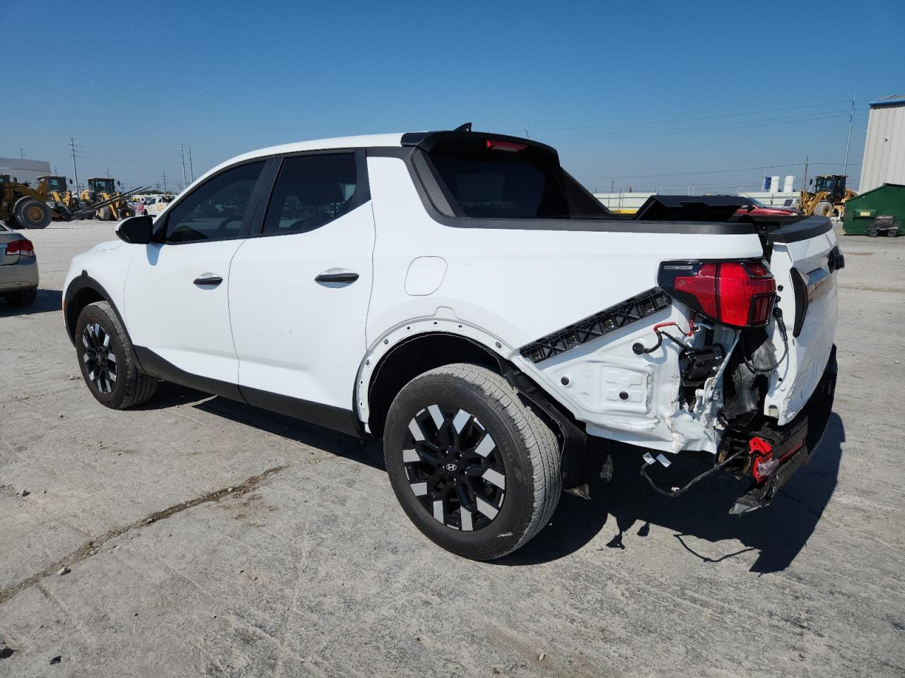 2025 Hyundai Santa Cruz Se - Image 2