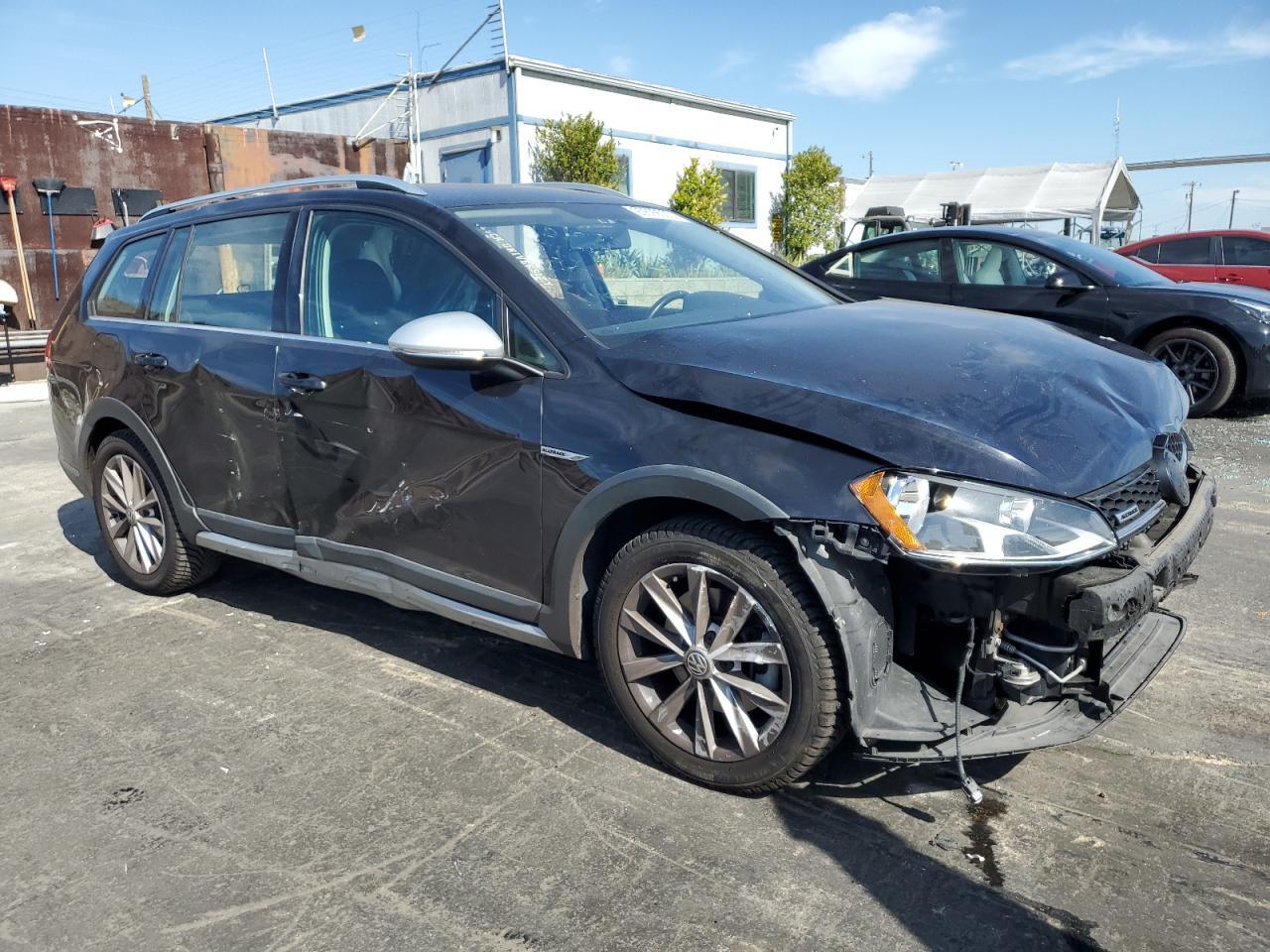 2017 Volkswagen Golf Alltrack S - Фото 4