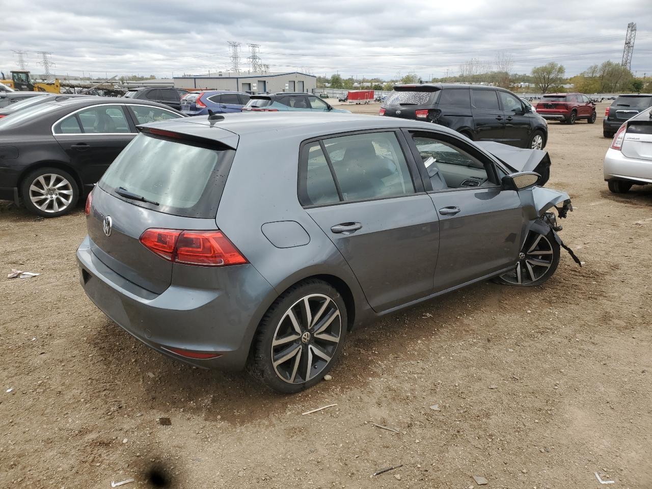 2016 Volkswagen Golf S/Se - Фото 3