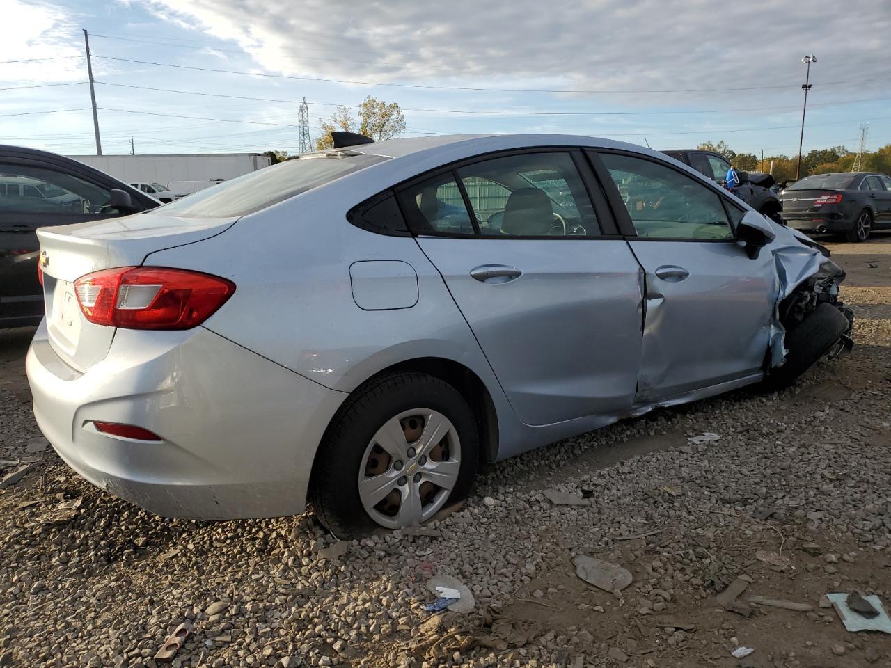 2017 Chevrolet Cruze Ls - Image 3