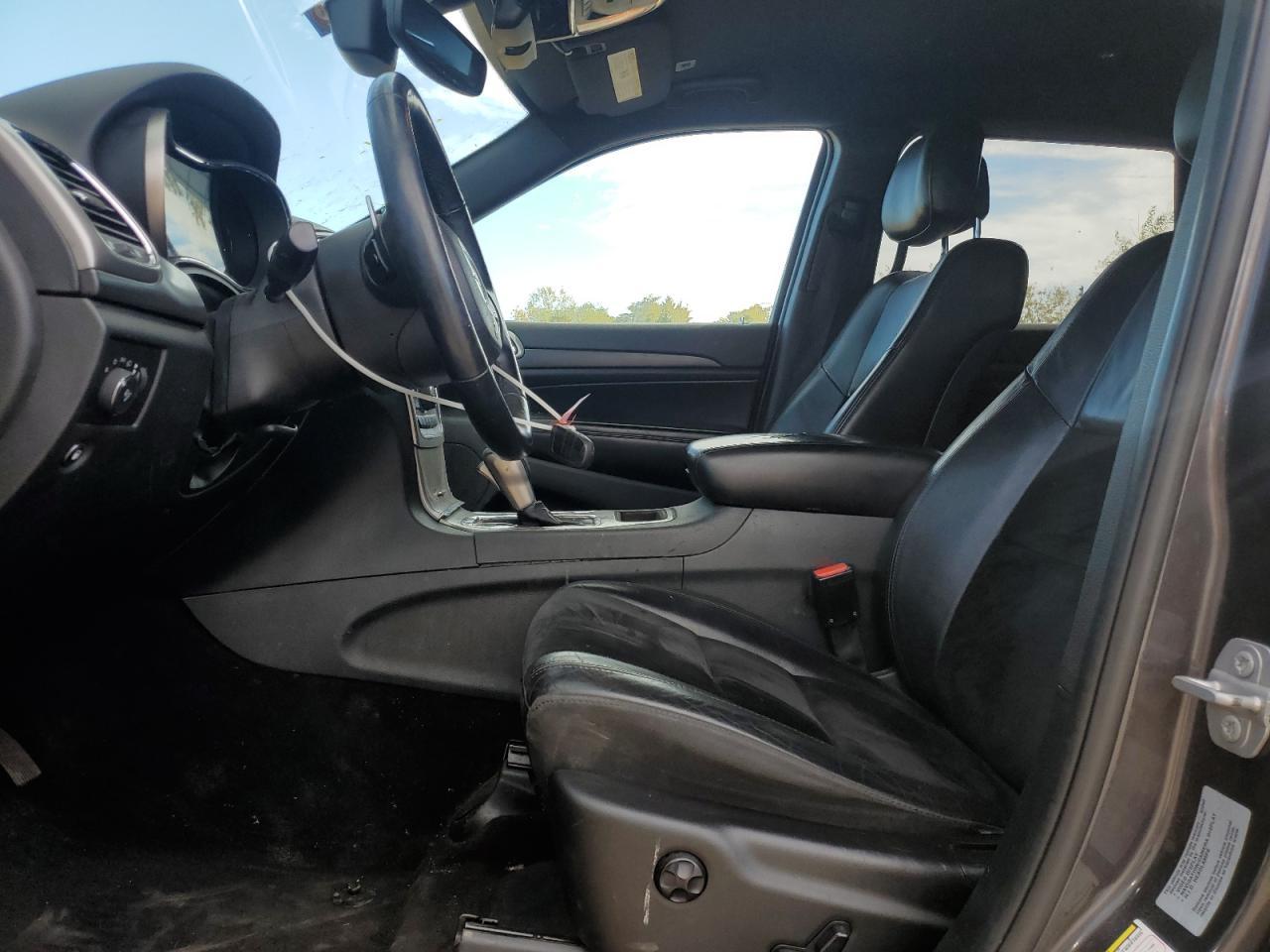 2017 Jeep Grand Cherokee Laredo - Image 7