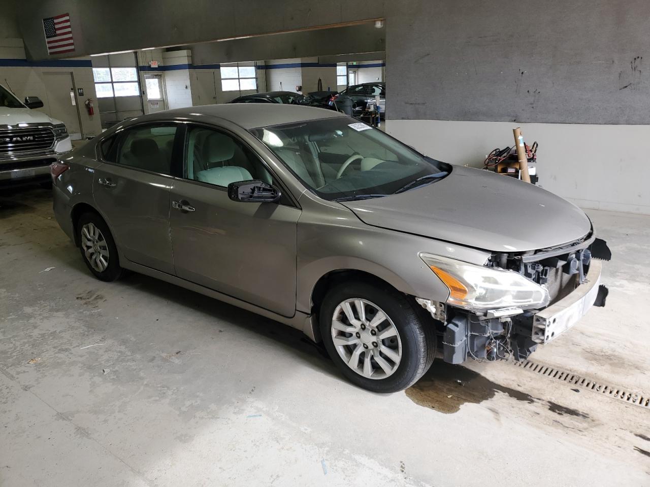 2013 Nissan Altima 2.5 - Image 4