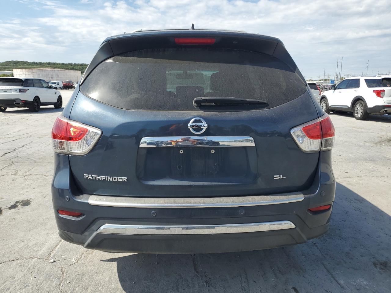 2014 Nissan Pathfinder S - Image 6