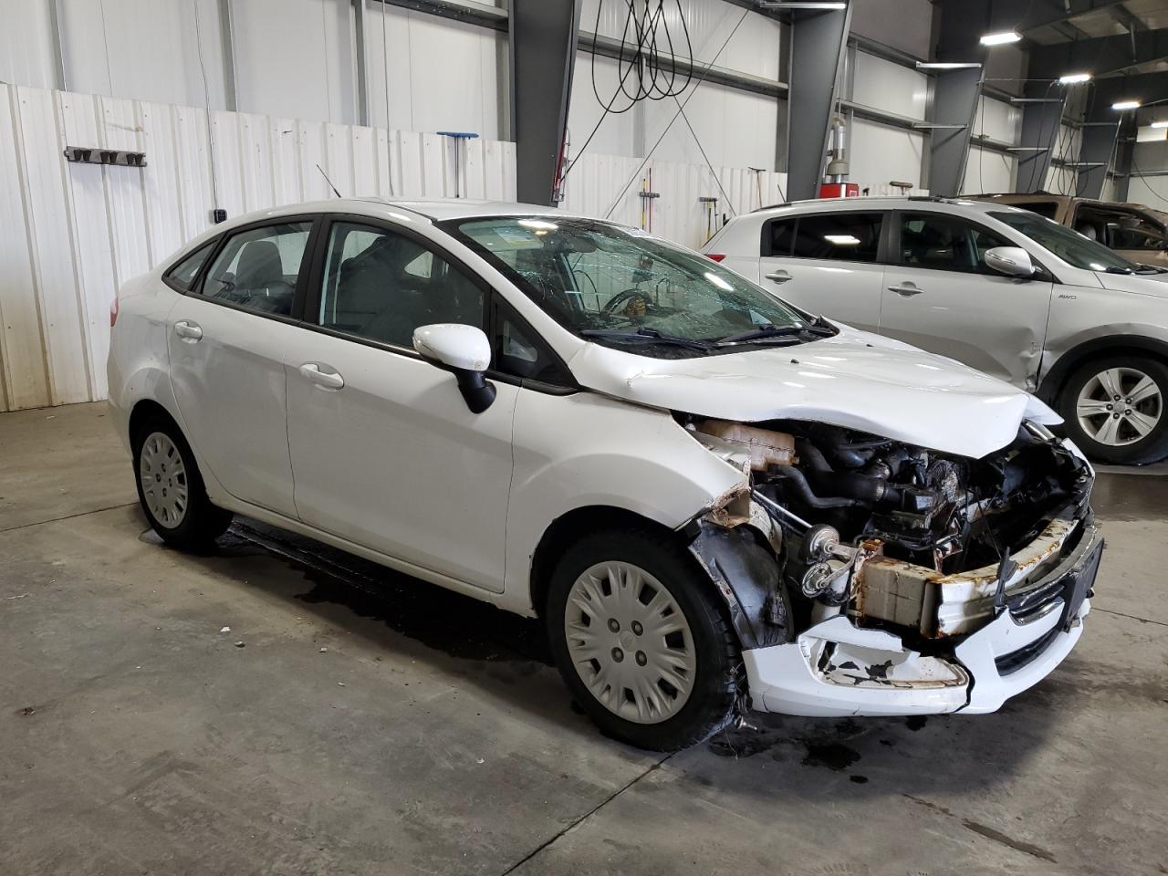 2015 Ford Fiesta Se - Image 4