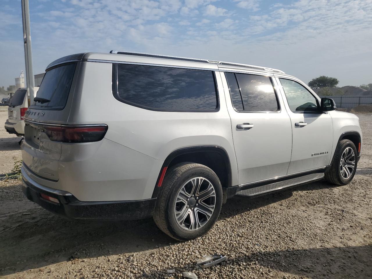 2024 Jeep Wagoneer L Series Ii - Image 3