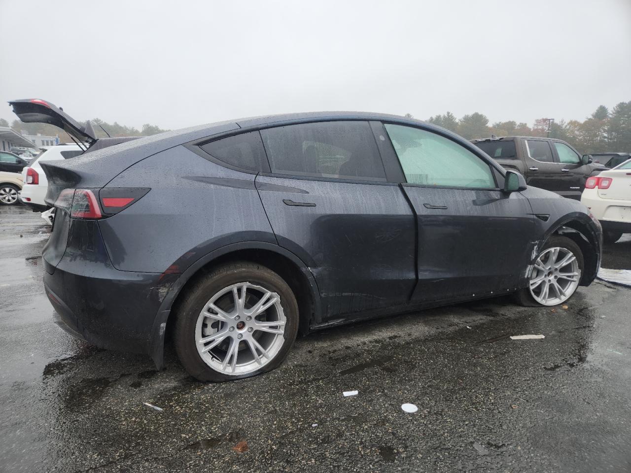 2024 Tesla Model Y - Фото 3