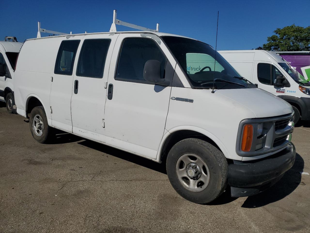 2002 Chevrolet Express G2500 - Фото 4