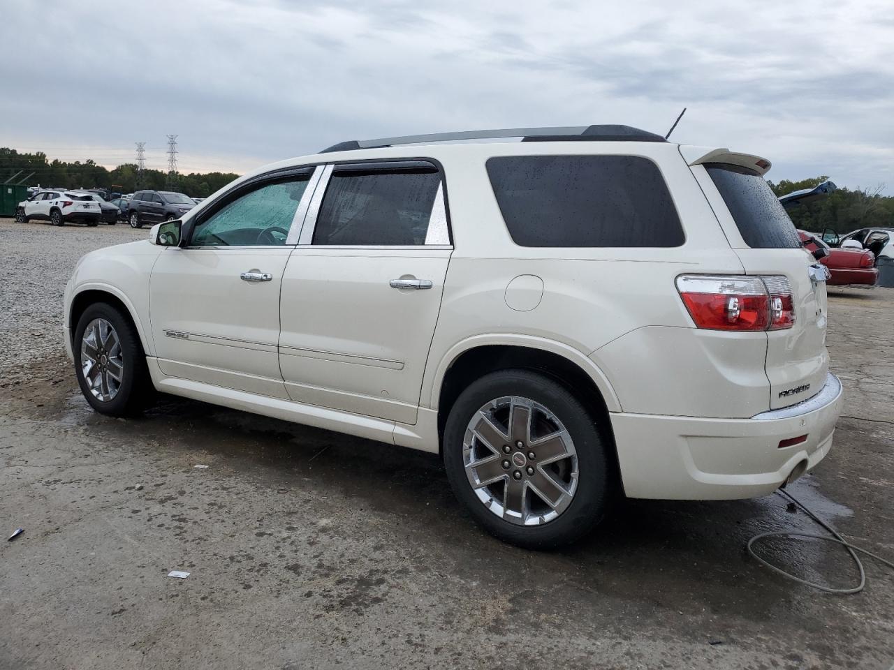 2011 GMC Acadia Denali - Фото 2
