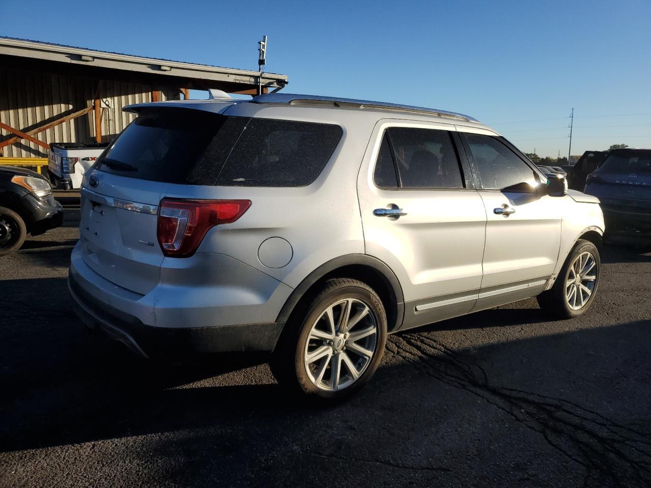 2016 Ford Explorer Limited - Image 3