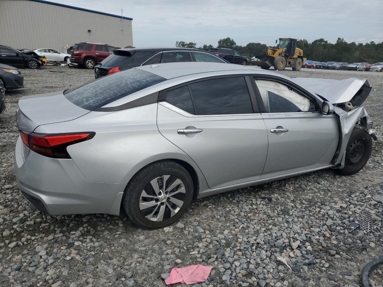 2019 Nissan Altima S - Фото 3