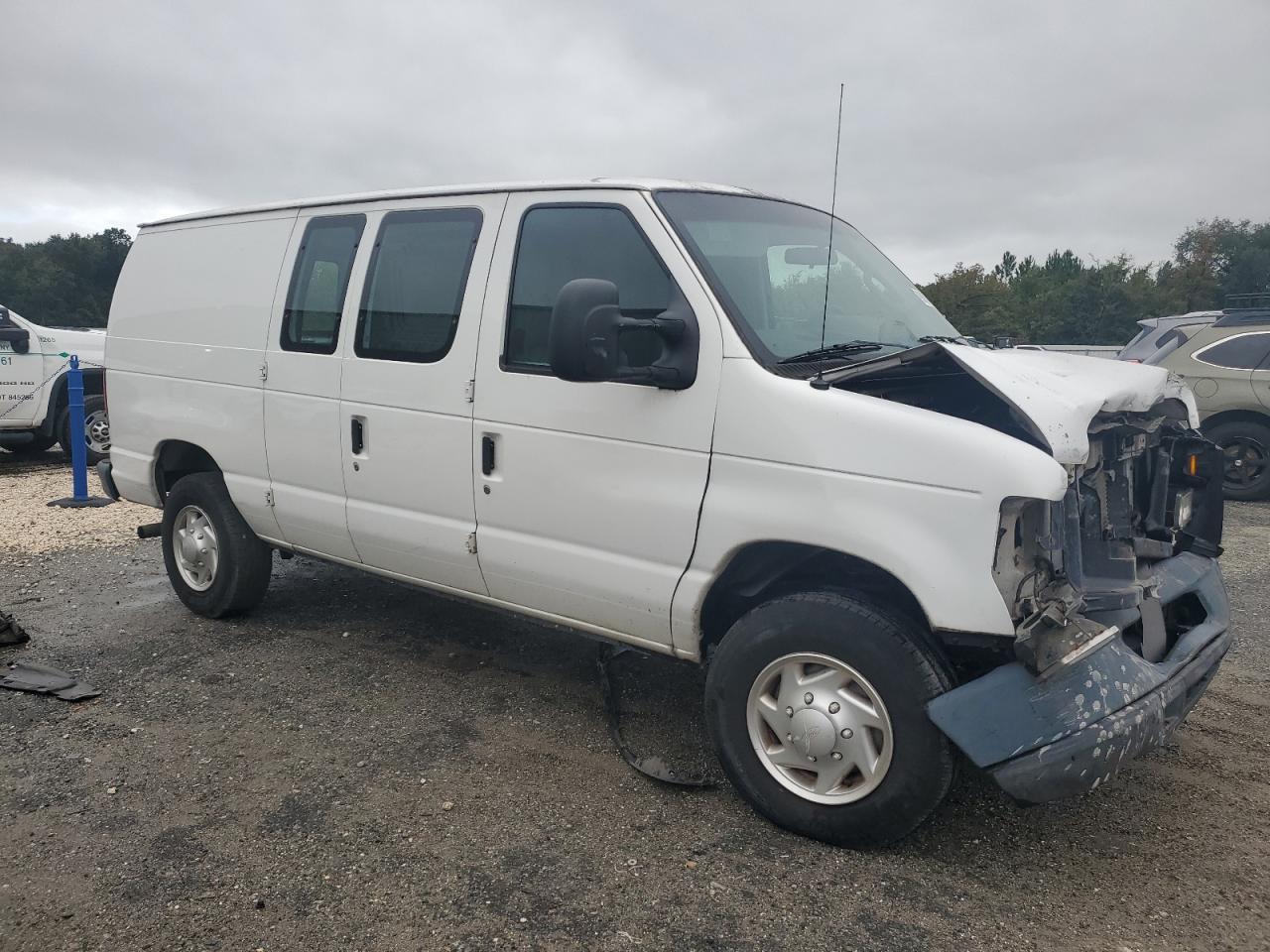 2012 Ford Econoline E350 Super Duty Van - Image 4