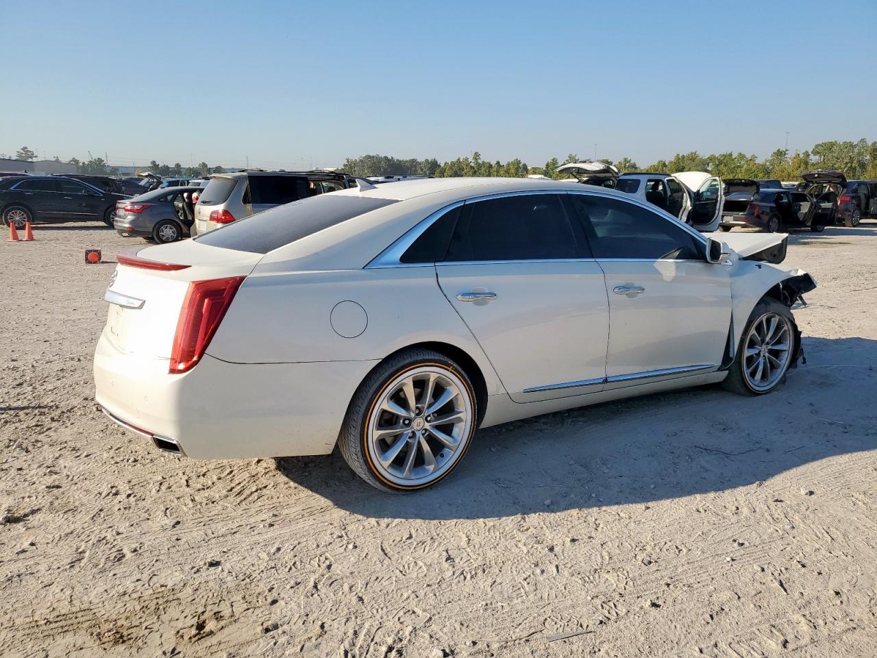 2013 Cadillac Xts Luxury Collection - Image 3
