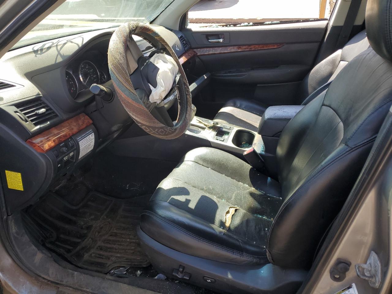 2011 Subaru Outback 2.5I Limited - Image 7