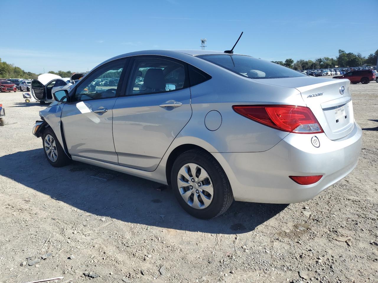 2017 Hyundai Accent Se - Image 2