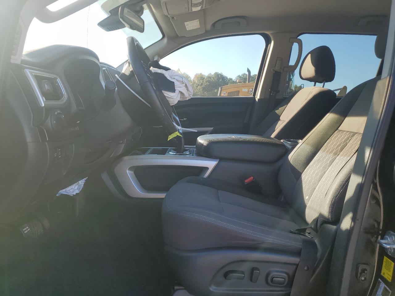 2021 Nissan Titan Sv - Image 7