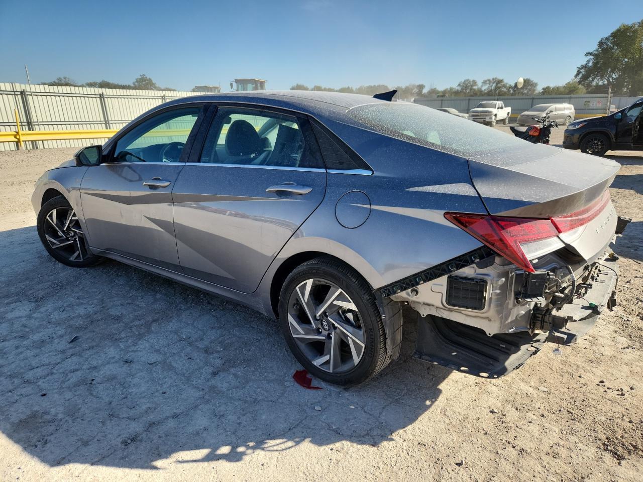 2024 Hyundai Elantra Limited - Фото 2