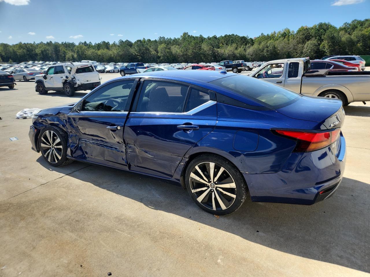 2022 Nissan Altima Sr - Фото 2