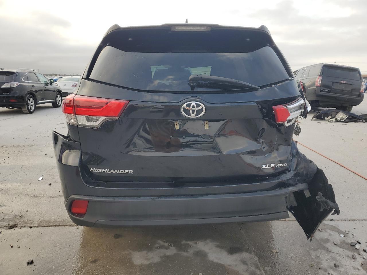 2018 Toyota Highlander Se - Фото 6