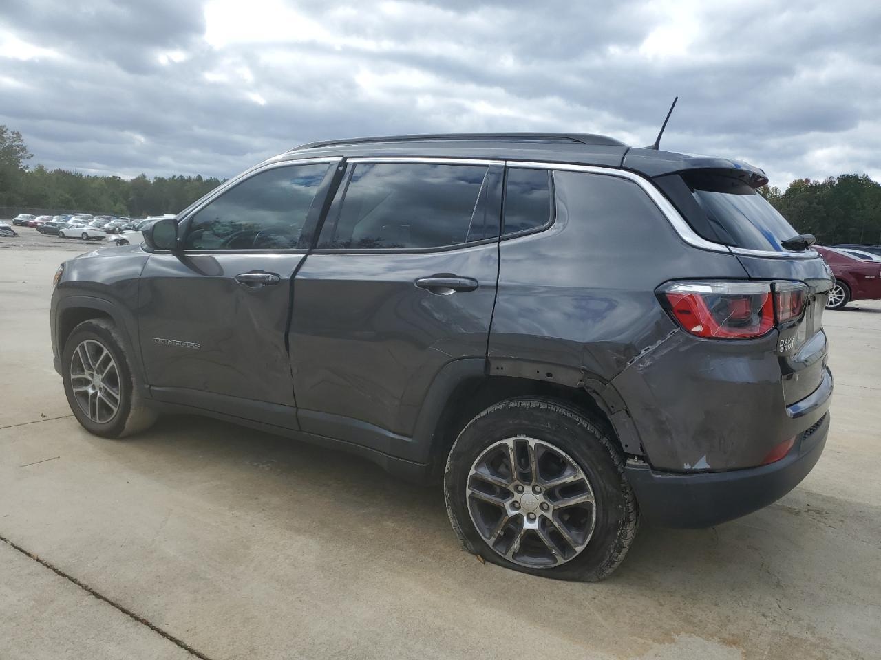 2021 Jeep Compass Latitude - Фото 2